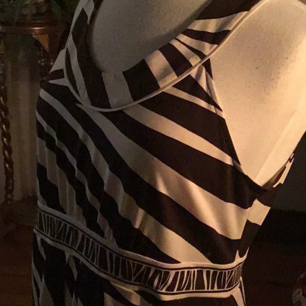 BCBGMaxAzria - Picture 7 of 7